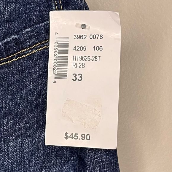 #114 R|evolution by Ricki’s Brooke Bermuda Mid-rise Dark Denim Short - Picture 5 of 7